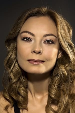Özge Özder Image