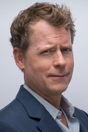 Greg Kinnear Image