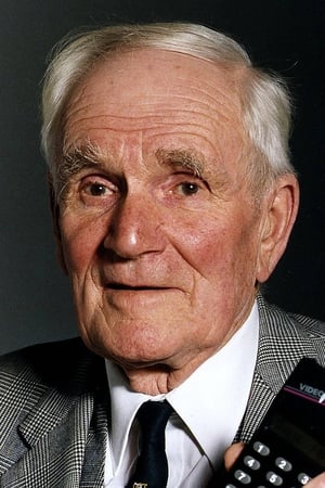 Desmond Llewelyn Image