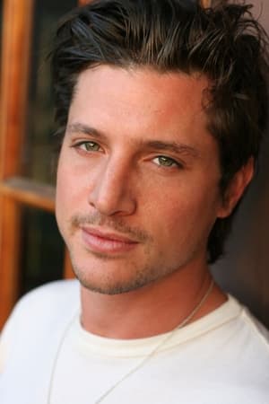 Simon Rex Image