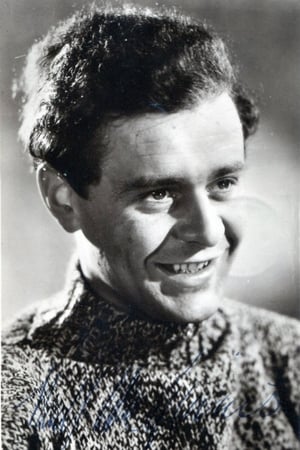 Niall MacGinnis Image