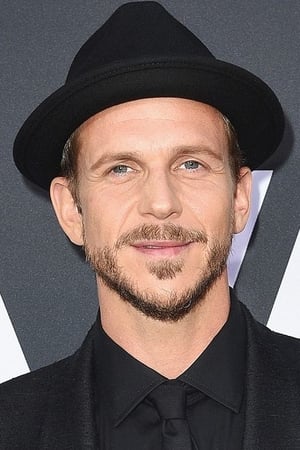 Gustaf Skarsgård Image
