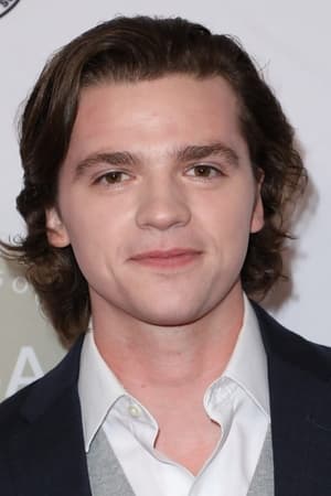 Joel Courtney Image