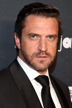 Raúl Esparza Image