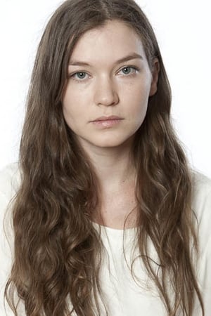 Hannah Gross Image