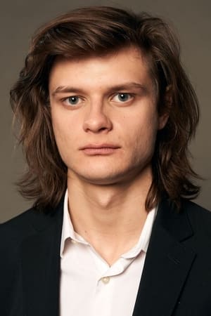 Charlie Tahan Image