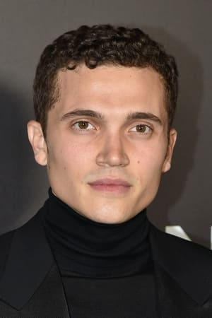 Karl Glusman Image