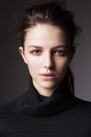 Ella Hunt Image