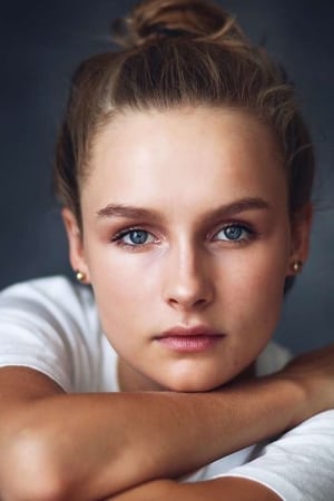 Olivia DeJonge Image