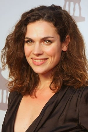 Anna Drijver Image