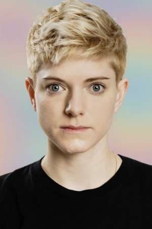 Mae Martin Image