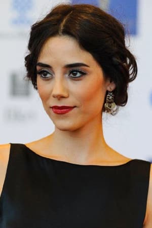 Cansu Dere Image