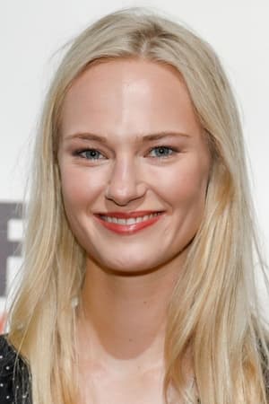Jessica Madsen Image