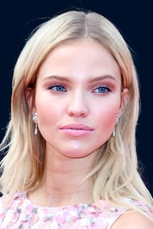 Sasha Luss Image